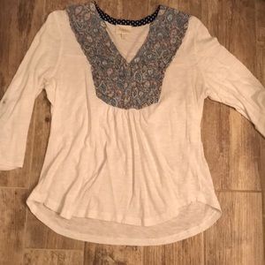 Cute White Top with Collared Collar